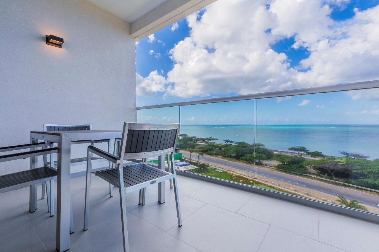 Azure Beach Residences Palm Beach Eksteriør bilde