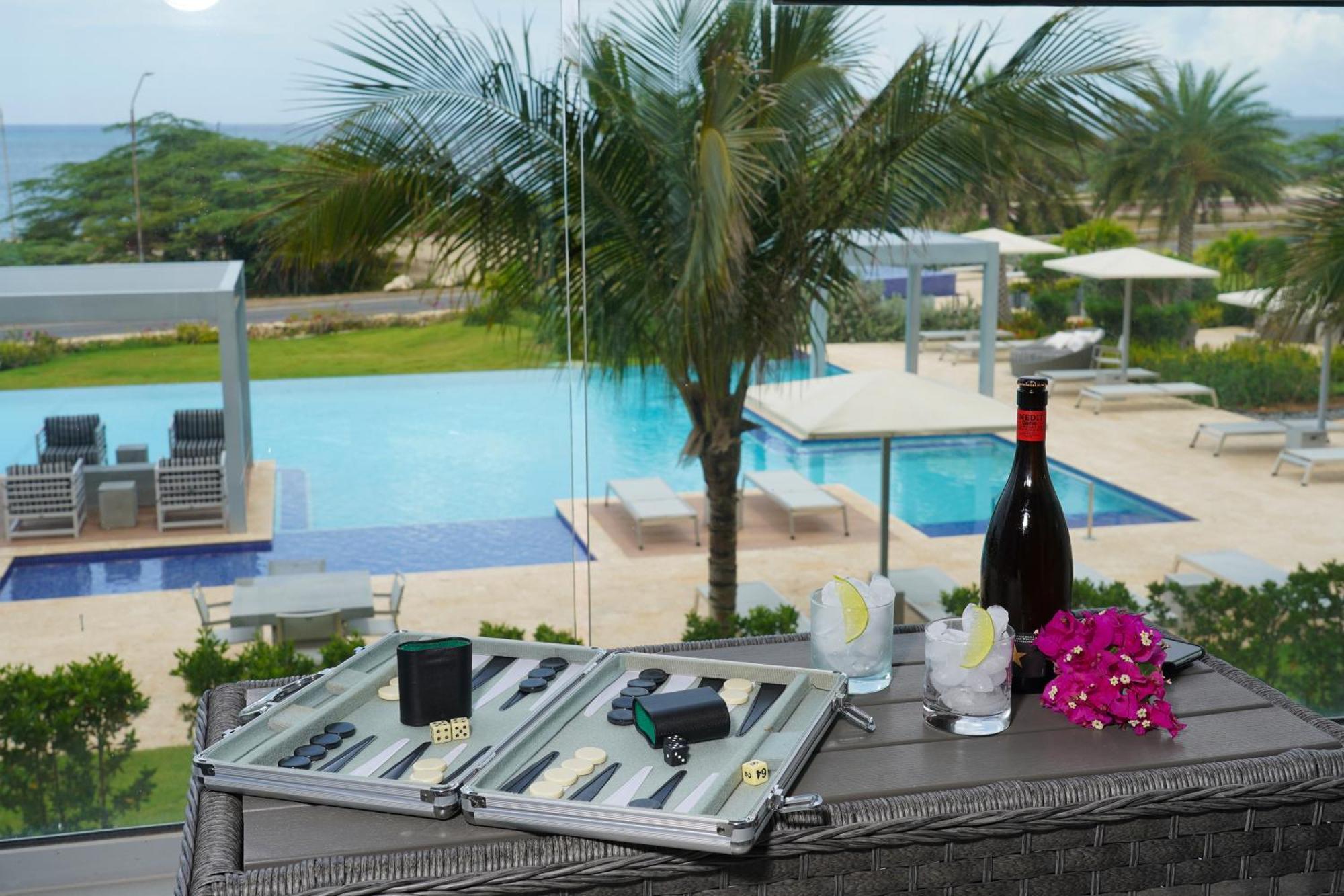 Azure Beach Residences Palm Beach Eksteriør bilde