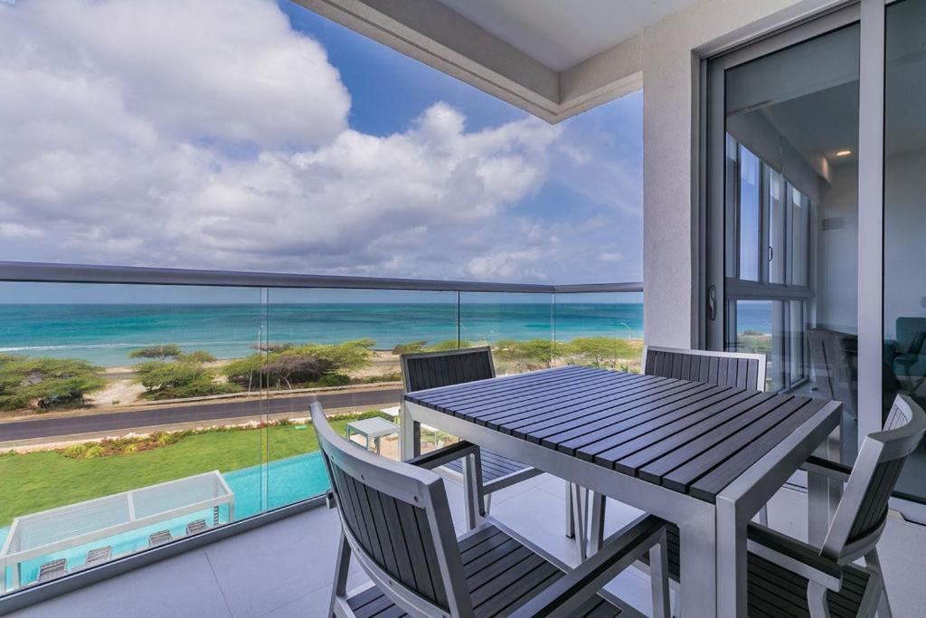 Azure Beach Residences Palm Beach Eksteriør bilde