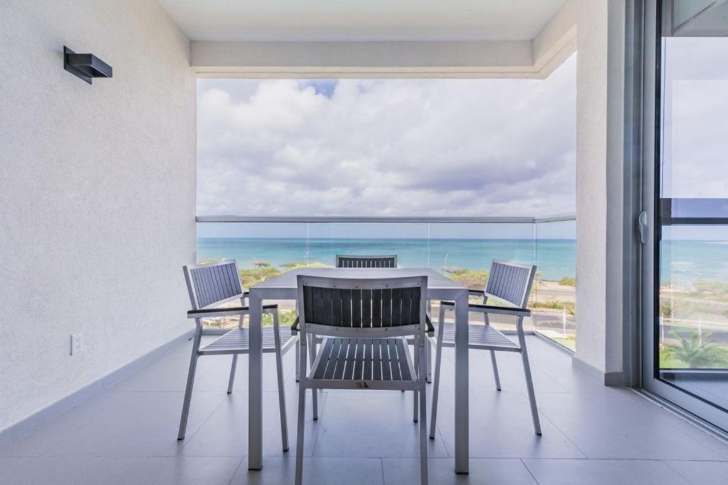 Azure Beach Residences Palm Beach Eksteriør bilde