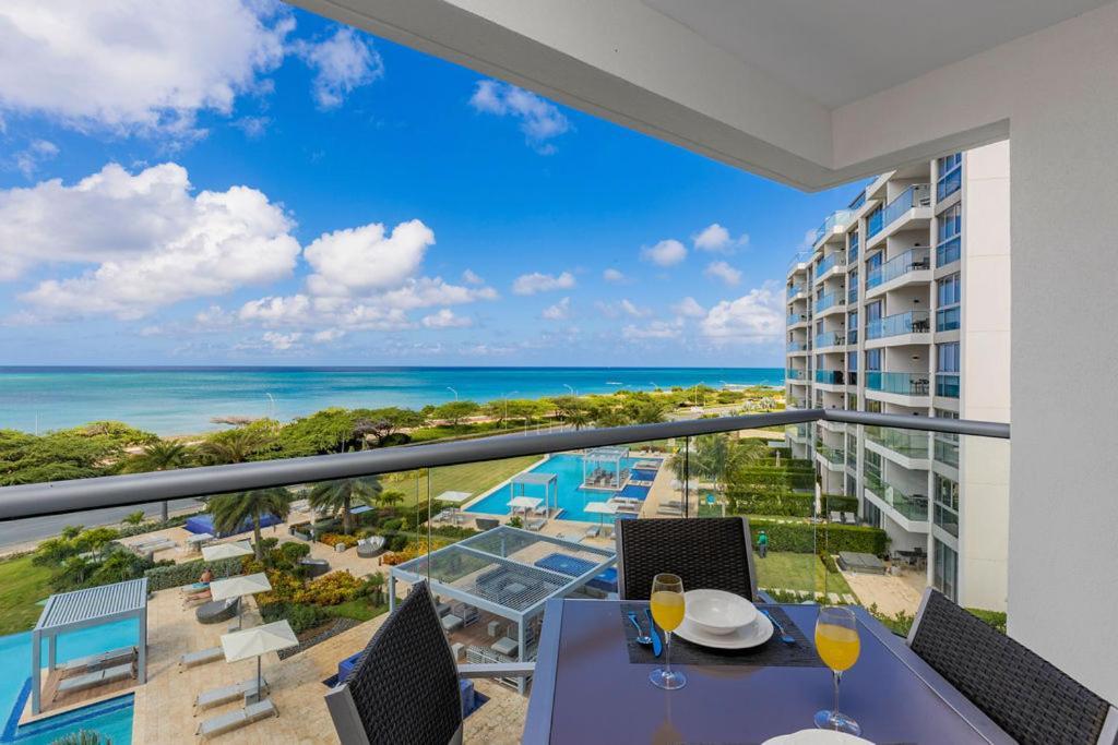 Azure Beach Residences Palm Beach Eksteriør bilde