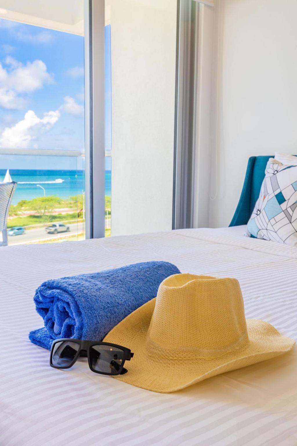 Azure Beach Residences Palm Beach Eksteriør bilde
