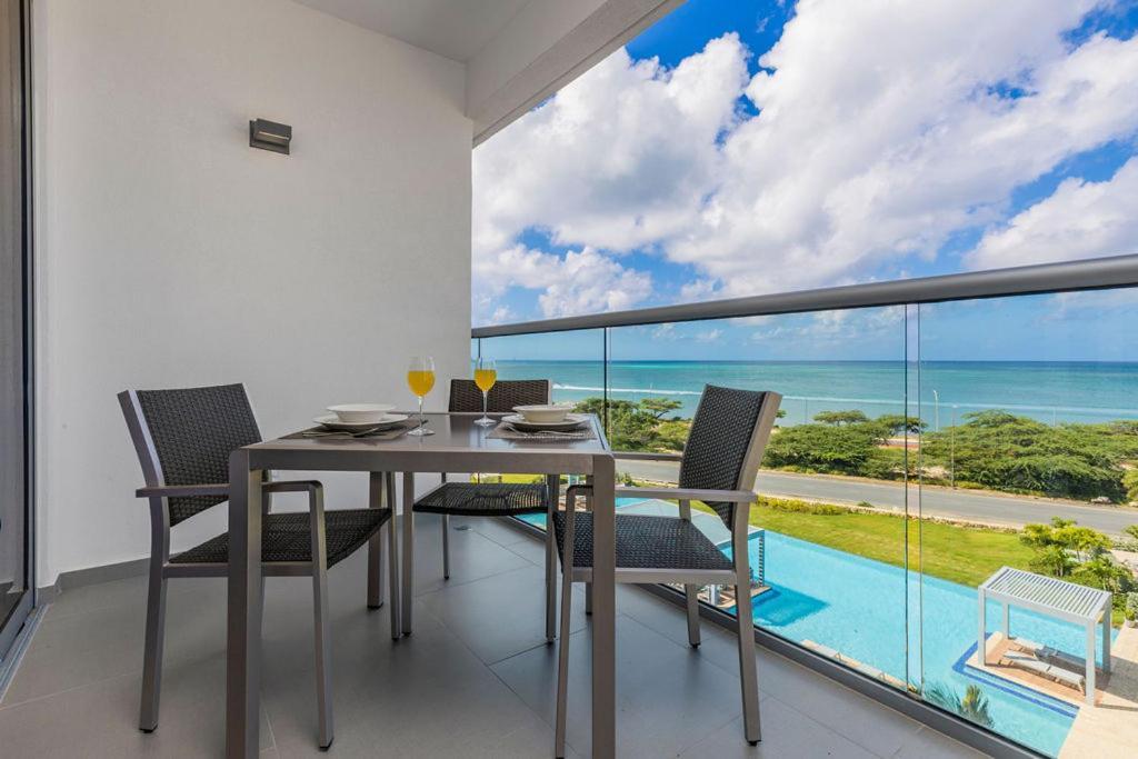 Azure Beach Residences Palm Beach Eksteriør bilde